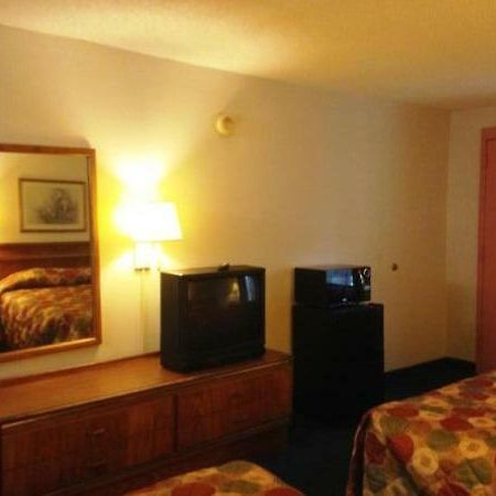 Royal Inn Columbia/Fort Jackson ภายนอก รูปภาพ